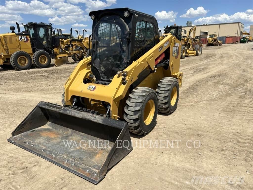CAT 246D3 Мини товарачи
