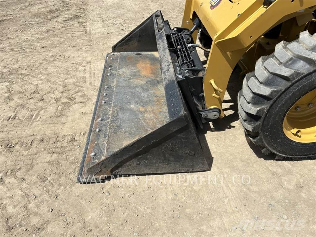 CAT 246D3 Мини товарачи

