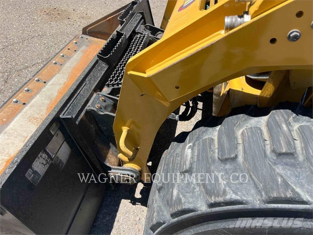CAT 246D3 Мини товарачи
