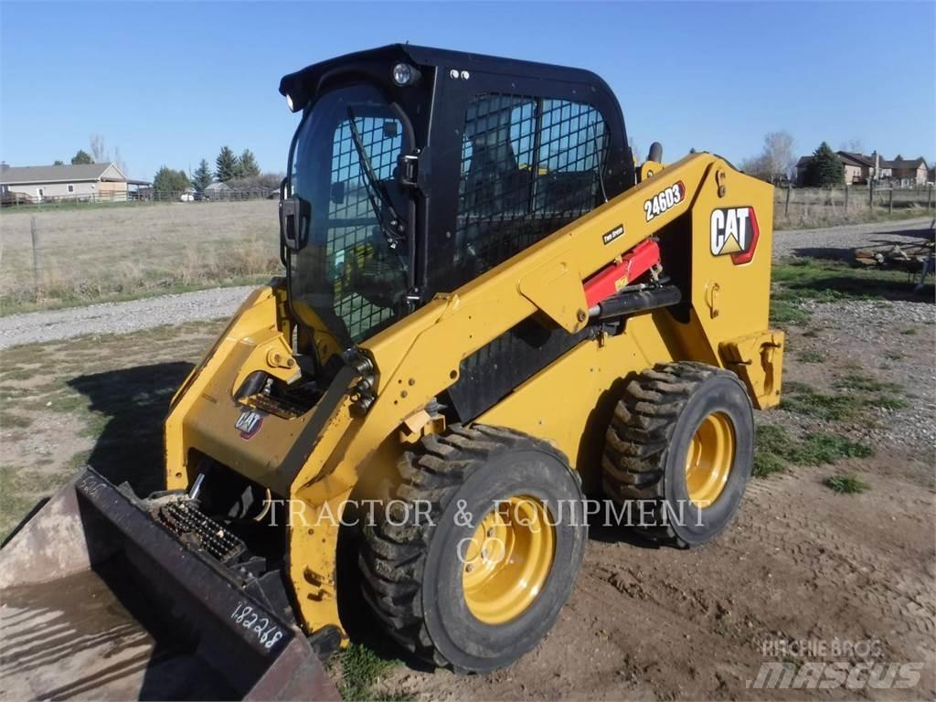 CAT 246D3 Мини товарачи
