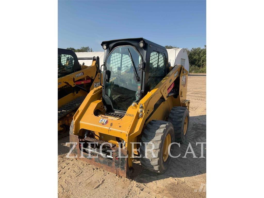 CAT 246D3 Мини товарачи
