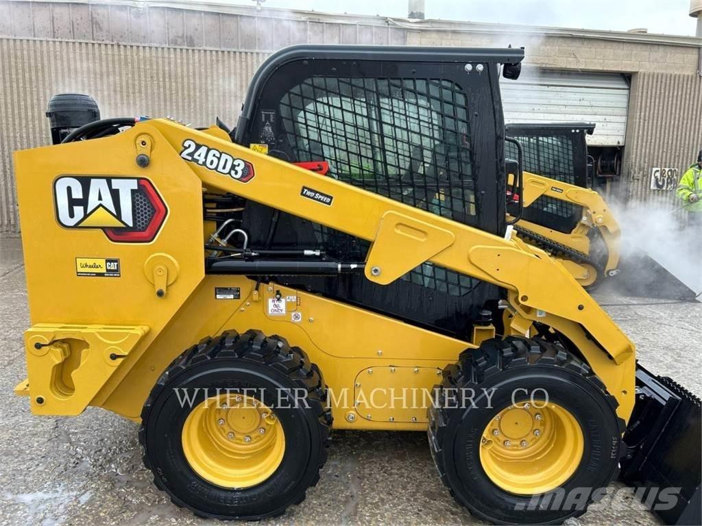 CAT 246D3 C3H2 Мини товарачи

