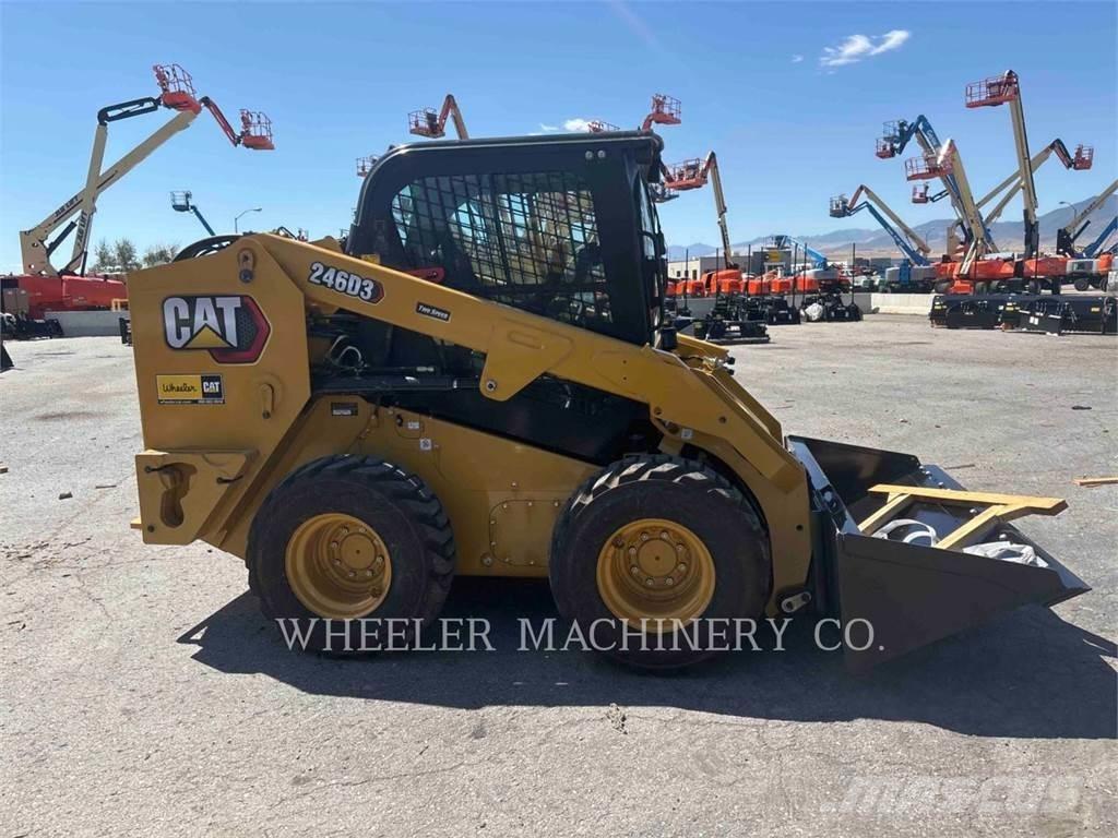 CAT 246D3 C3H2 Мини товарачи
