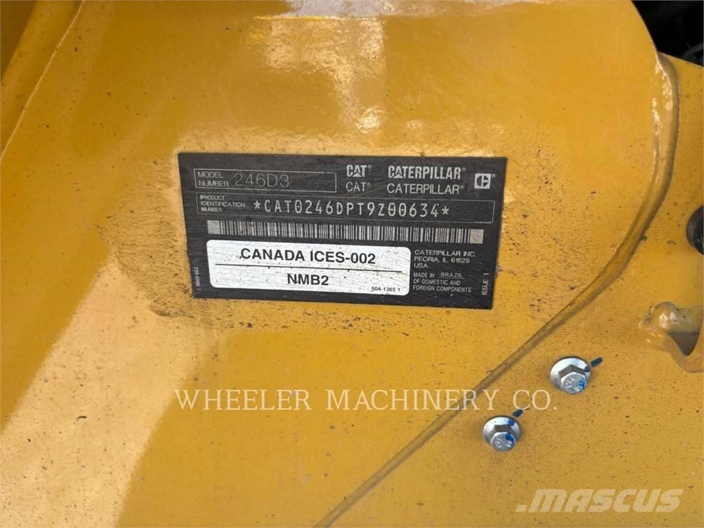 CAT 246D3 C3H2 Мини товарачи
