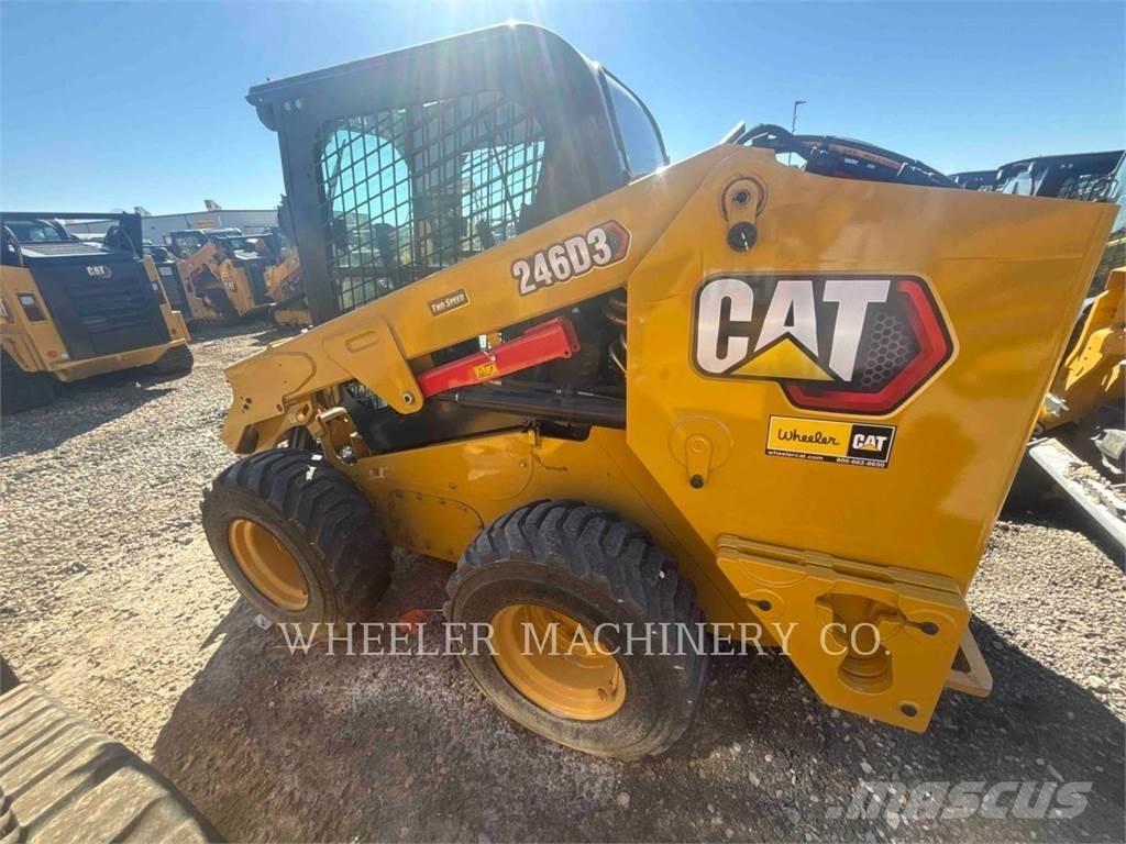 CAT 246D3 C3H2 Мини товарачи
