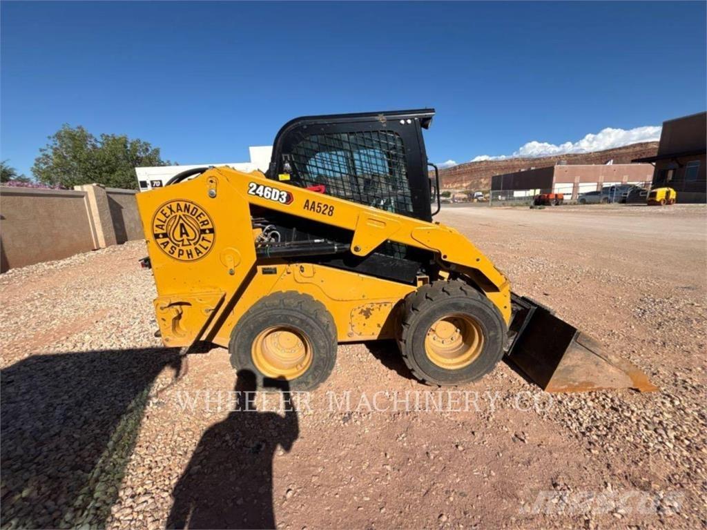 CAT 246D3 C3H2 Мини товарачи
