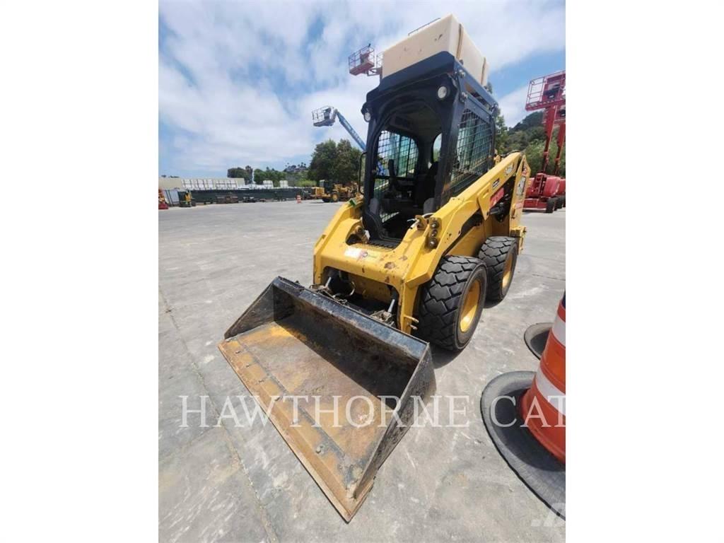 CAT 246D3H2O Мини товарачи
