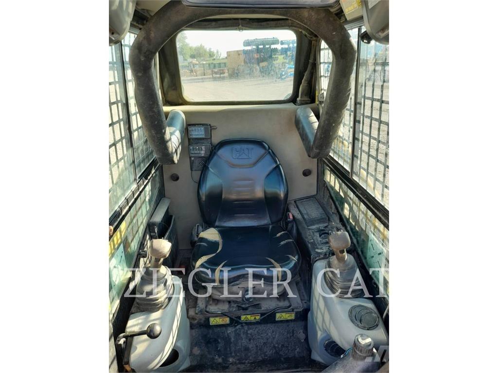 CAT 247B3 Верижен товарач