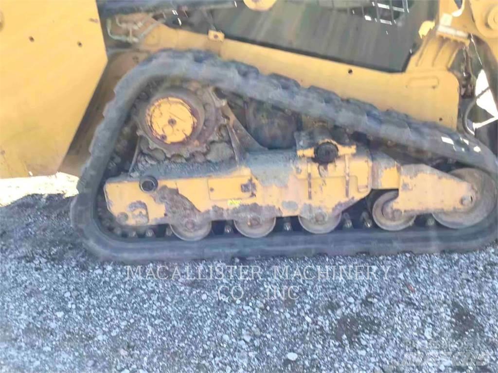 CAT 249D Верижен товарач