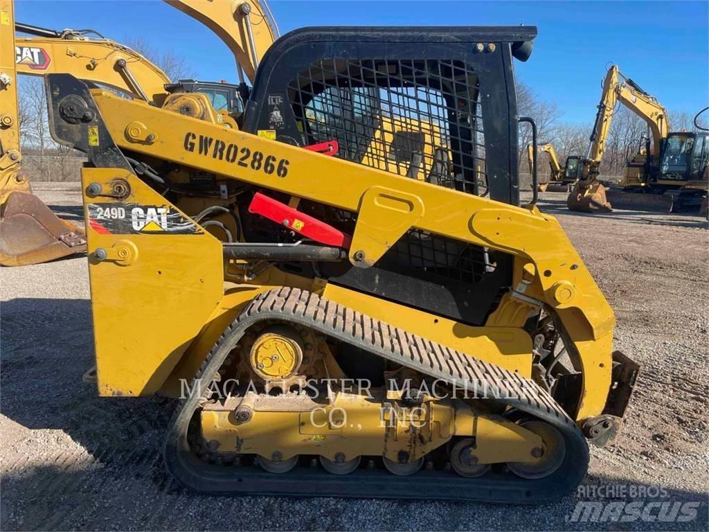 CAT 249D Верижен товарач