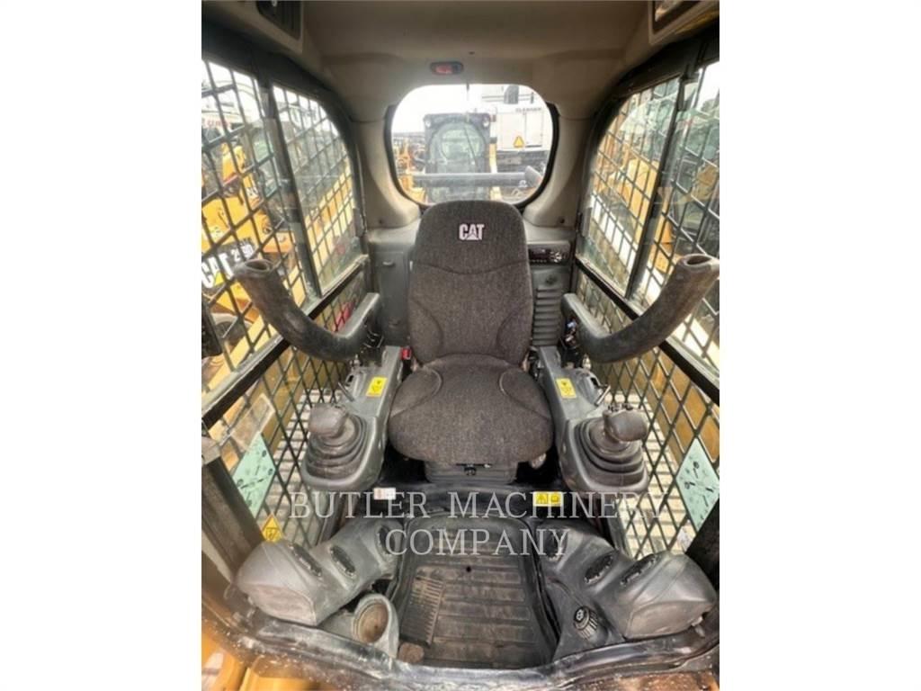 CAT 249D Верижен товарач