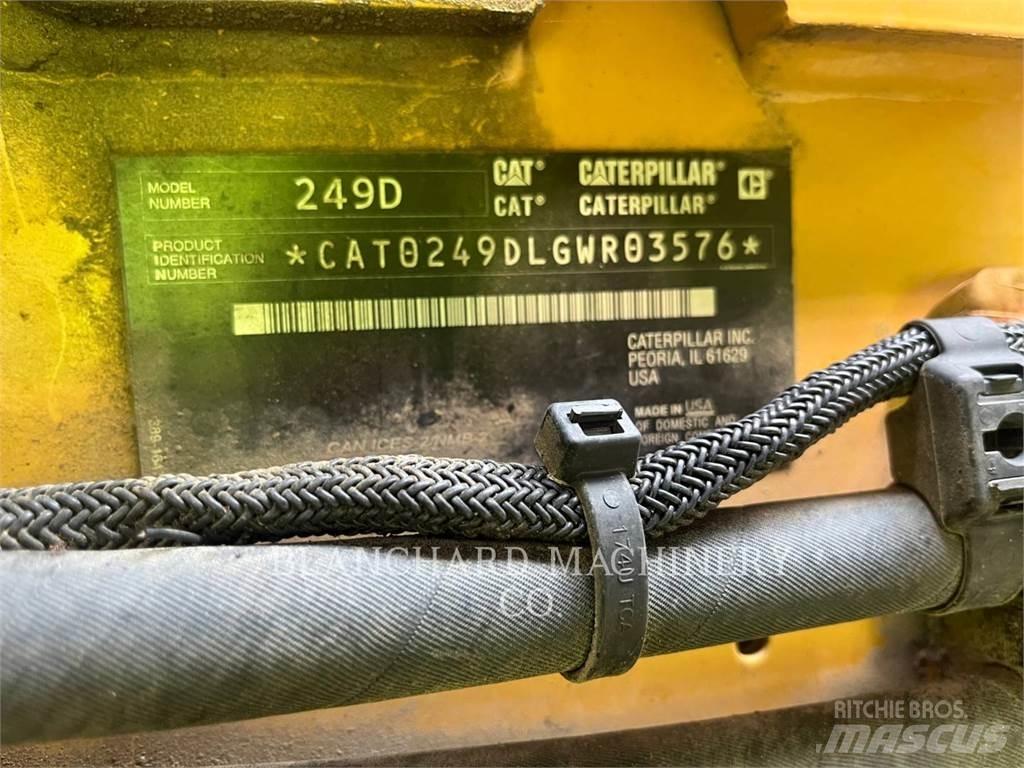 CAT 249D Верижен товарач