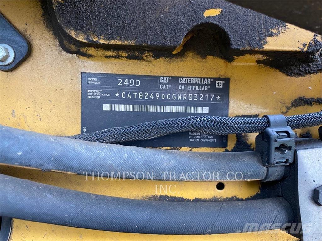 CAT 249D Верижен товарач