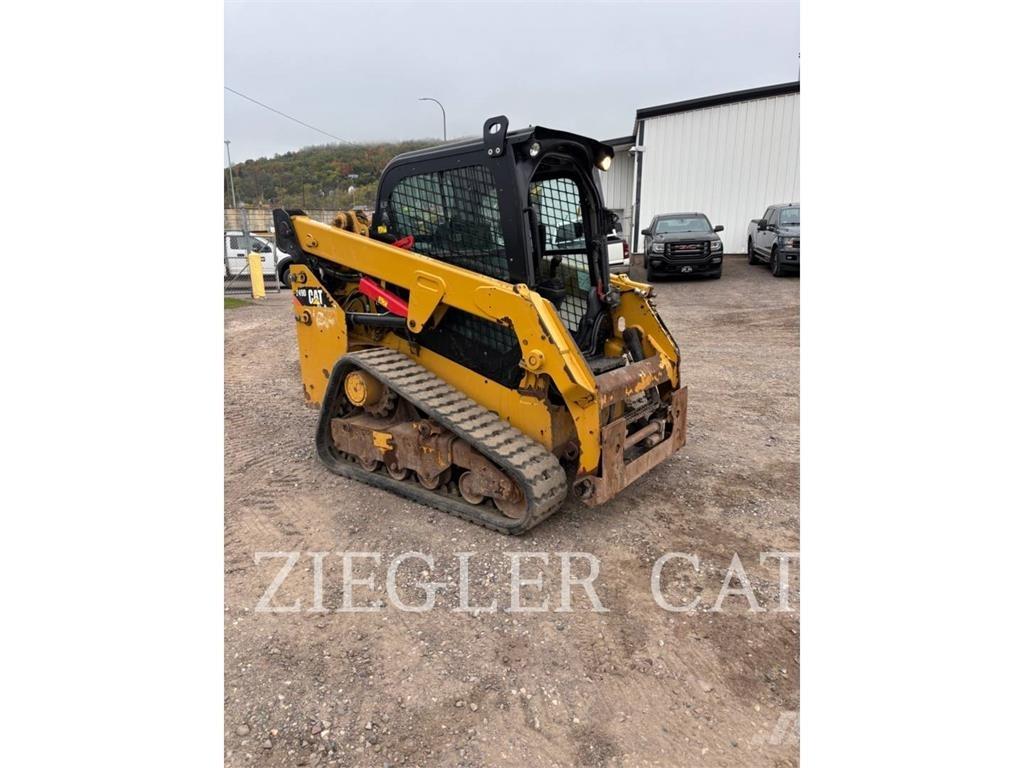 CAT 249D Верижен товарач