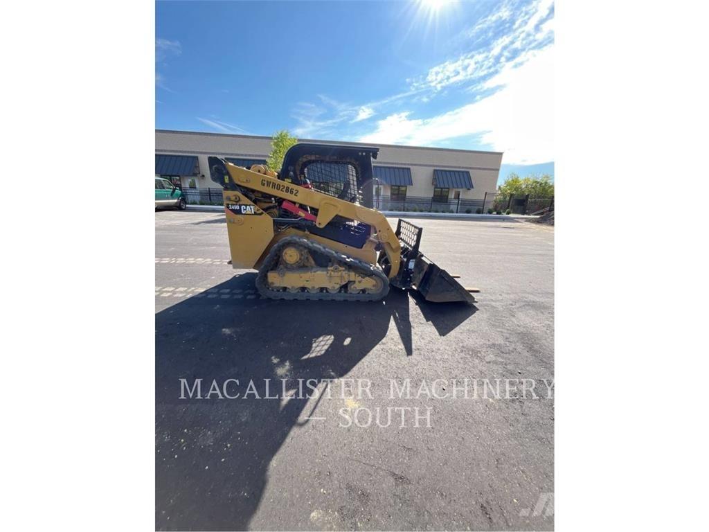 CAT 249D Верижен товарач