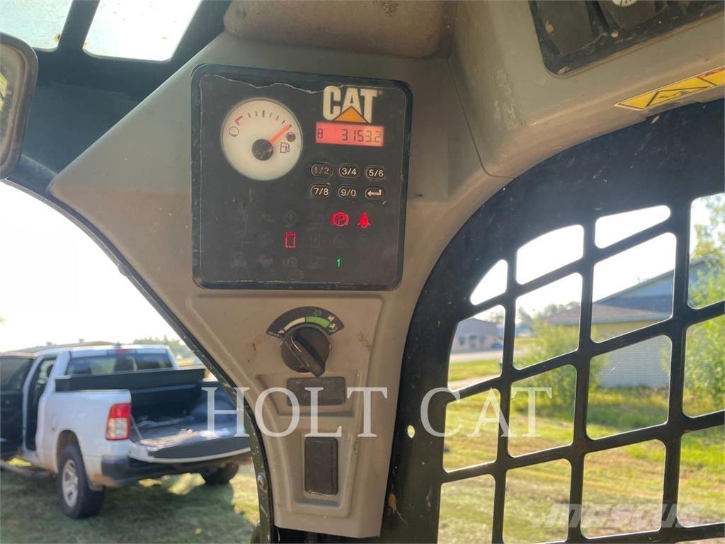 CAT 249D Верижен товарач