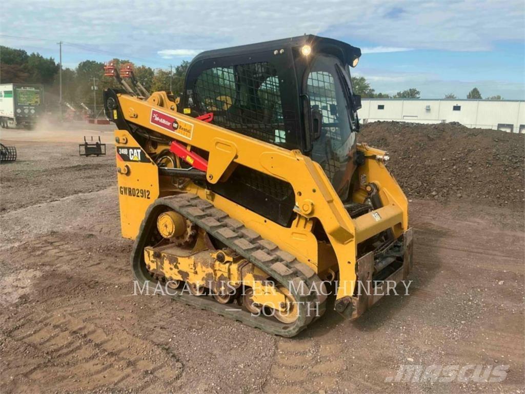 CAT 249D Верижен товарач