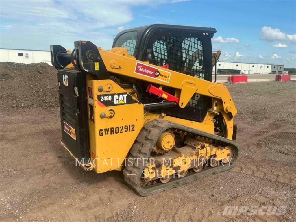 CAT 249D Верижен товарач