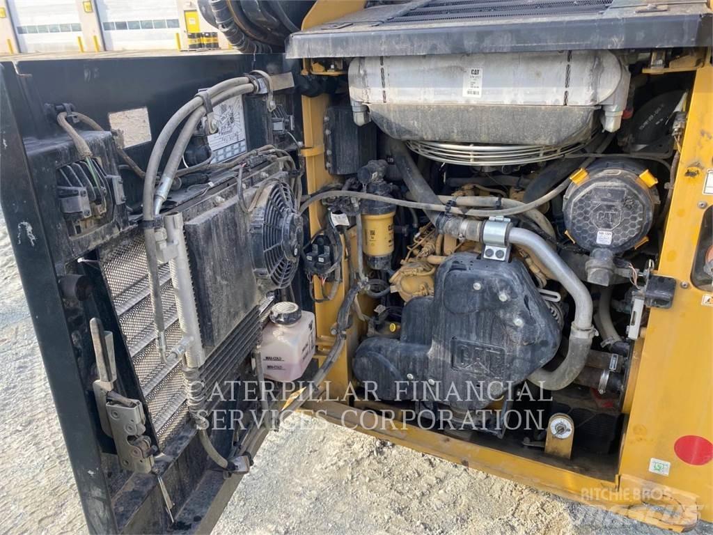 CAT 249D3 Верижен товарач