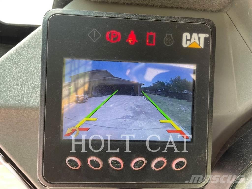 CAT 249D3 Верижен товарач