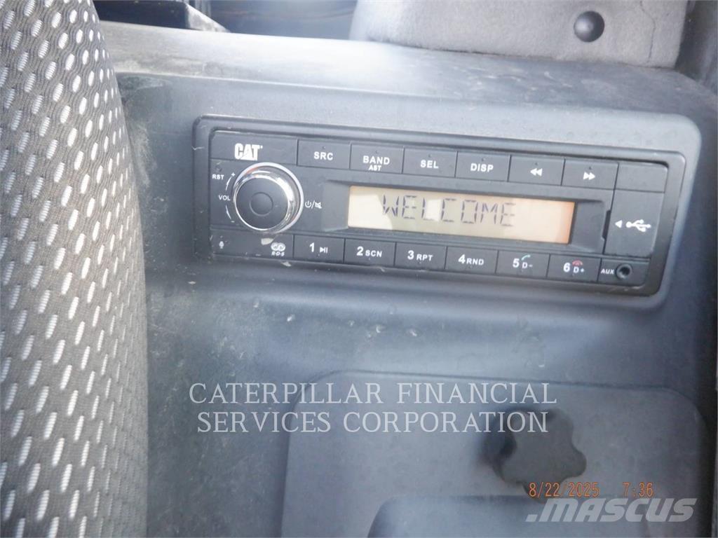 CAT 249D3 Верижен товарач