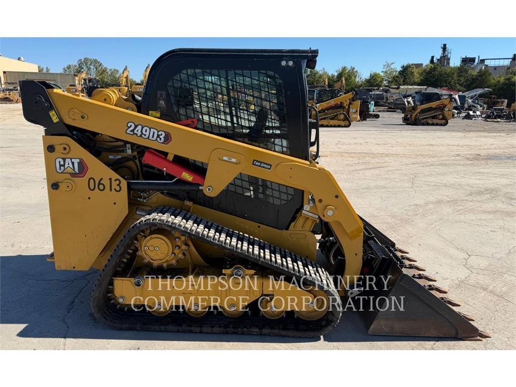 CAT 249D3 Верижен товарач