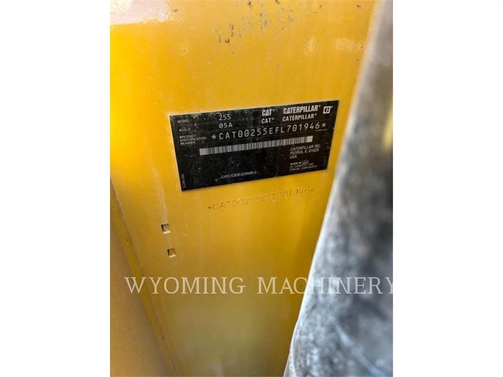 CAT 255 Мини товарачи
