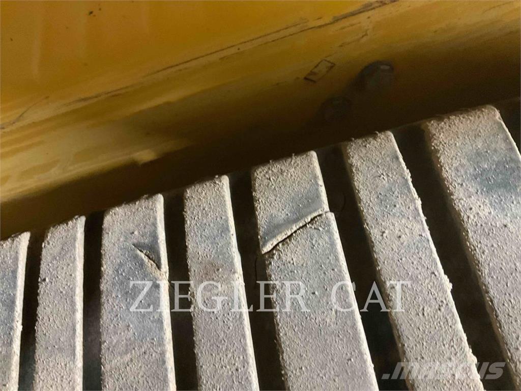 CAT 255 Верижен товарач