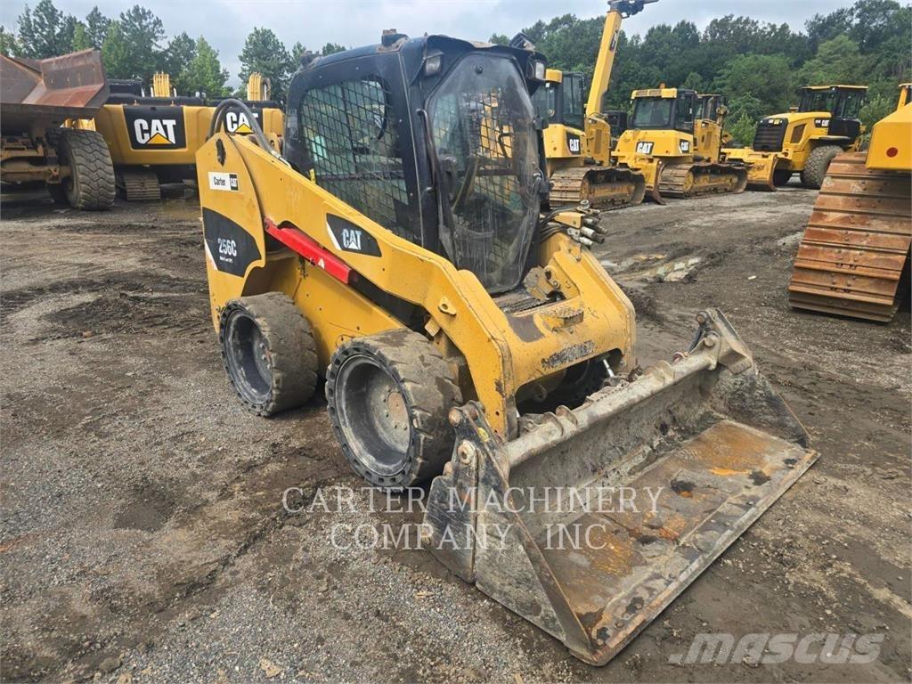 CAT 256C Мини товарачи
