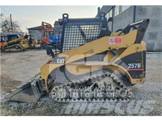 CAT 257B Верижен товарач