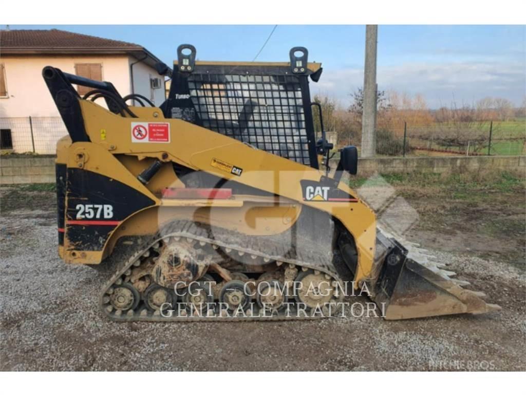 CAT 257B Верижен товарач