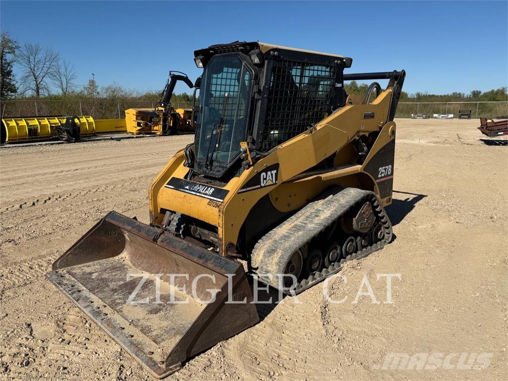CAT 257B Верижен товарач