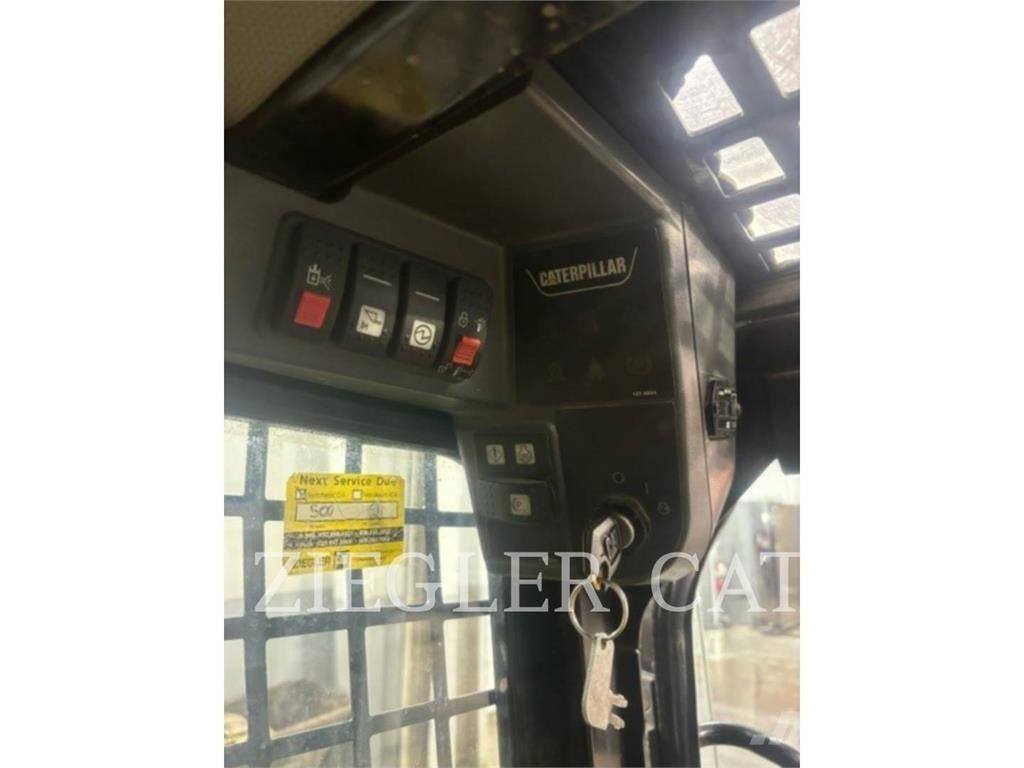 CAT 257B3 Верижен товарач