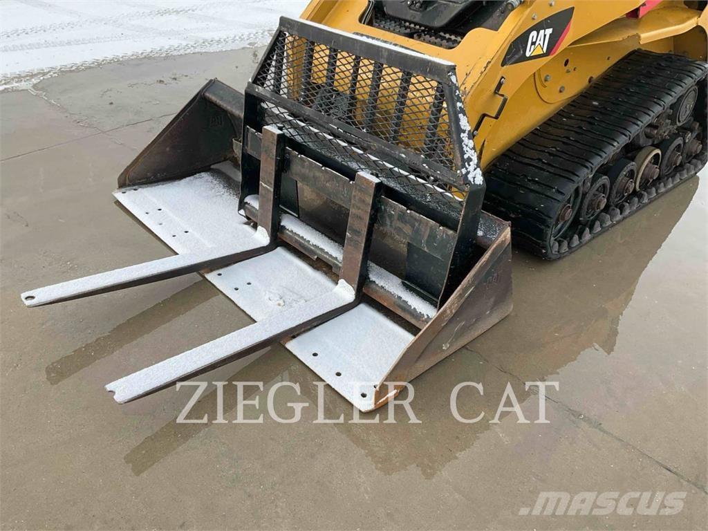 CAT 257B3 Верижен товарач