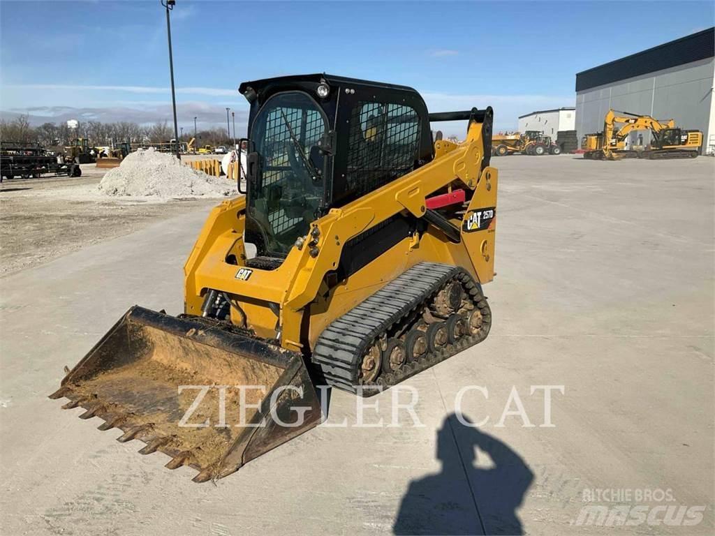 CAT 257D Верижен товарач