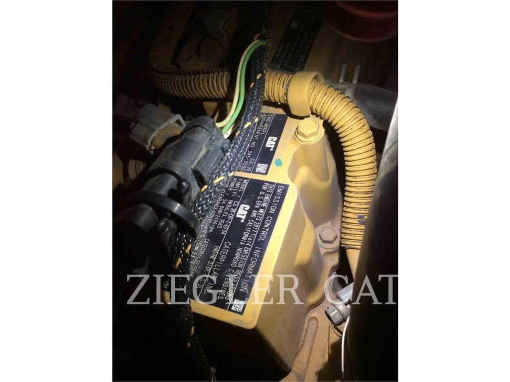 CAT 257D Верижен товарач