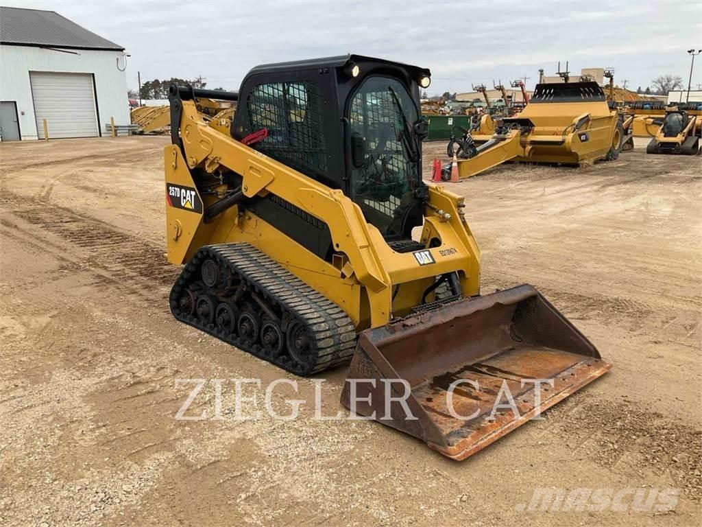 CAT 257D Верижен товарач