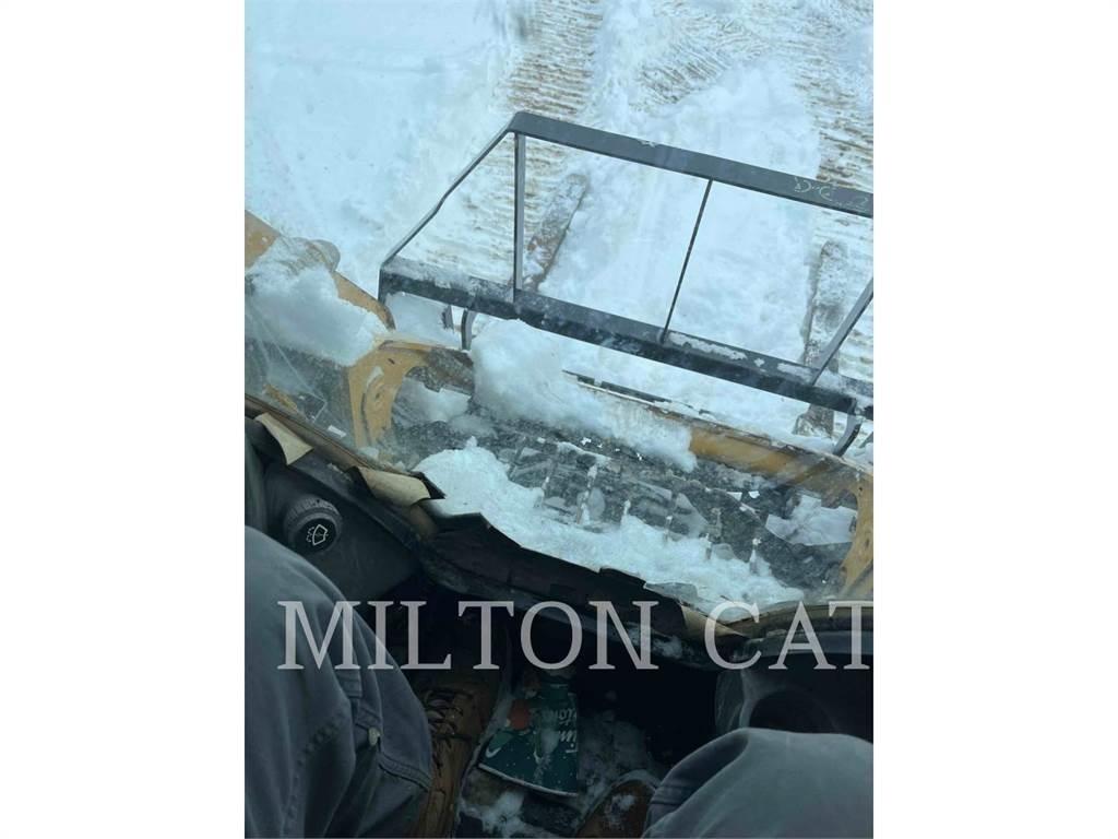 CAT 257D Верижен товарач