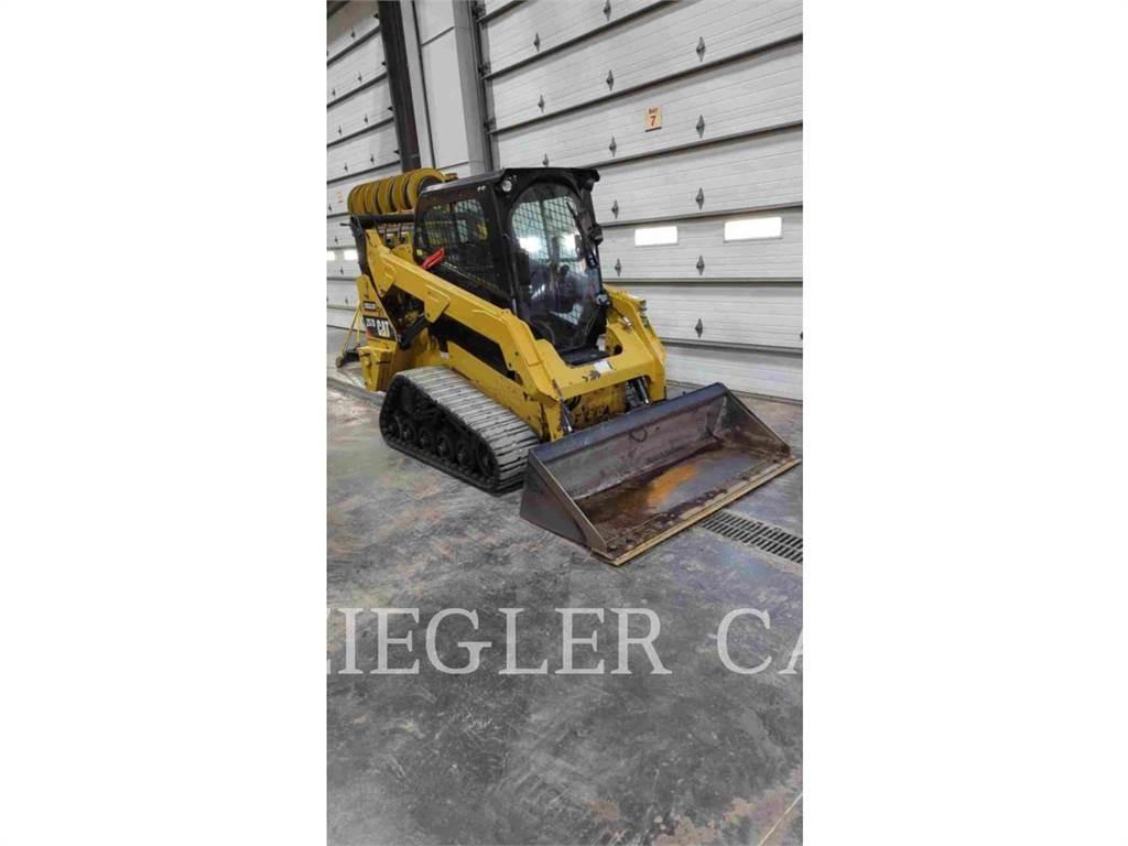 CAT 257D Верижен товарач