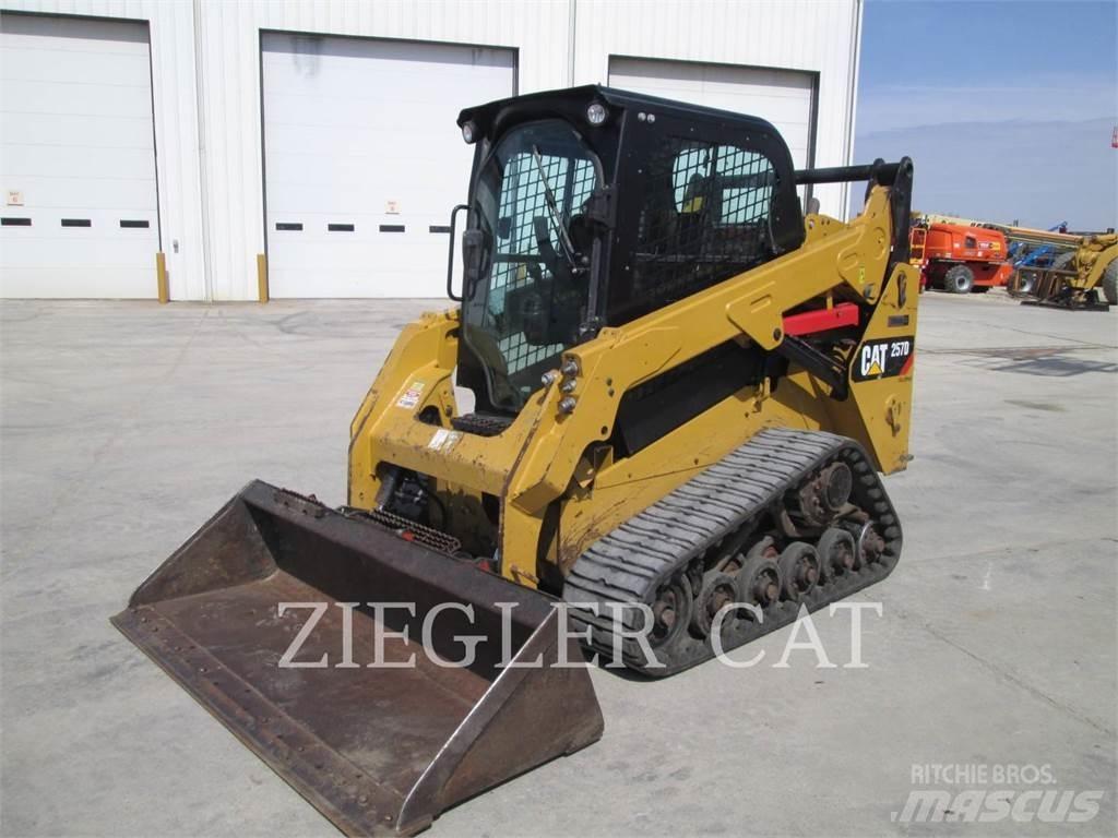 CAT 257D Верижен товарач