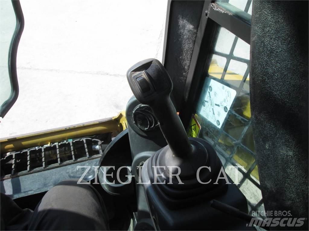 CAT 257D Верижен товарач