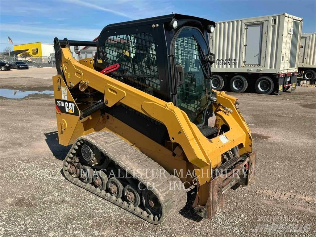 CAT 257D Верижен товарач