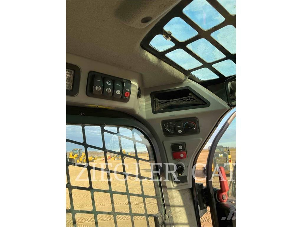 CAT 257D Верижен товарач