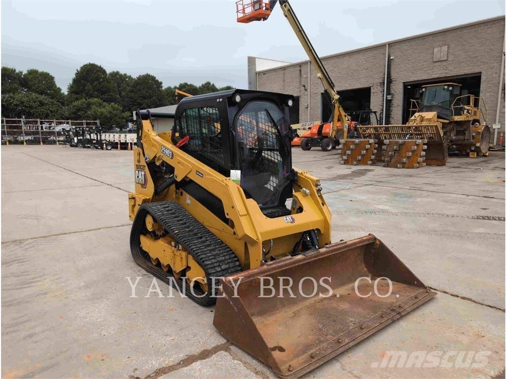 CAT 259 D3 Верижен товарач