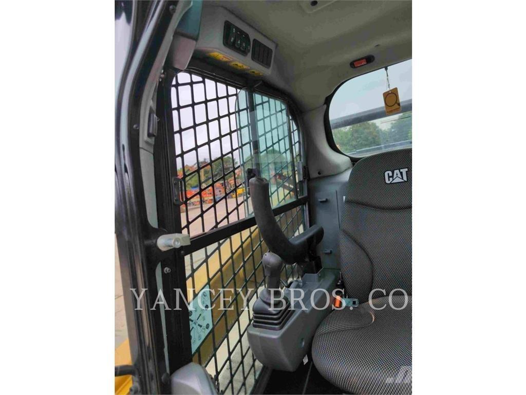 CAT 259 D3 Верижен товарач