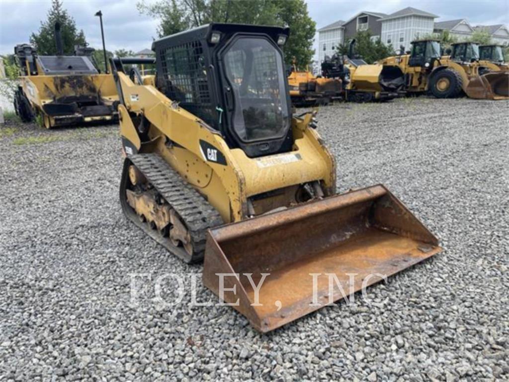 CAT 259B3 Верижен товарач