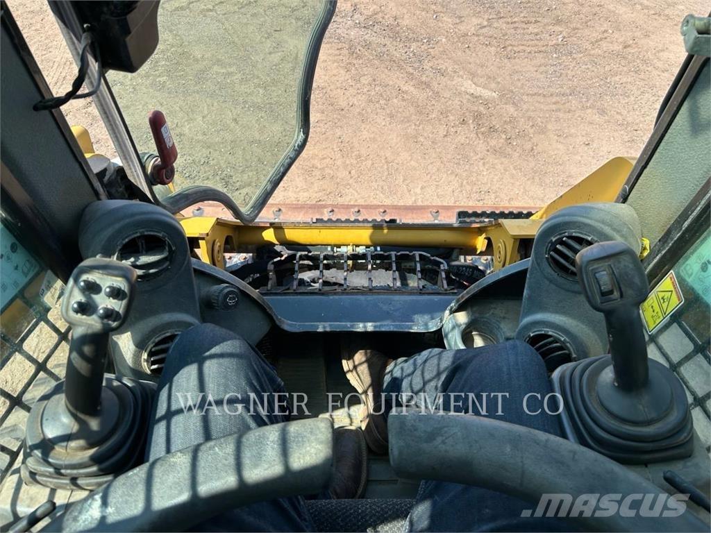 CAT 259D Верижен товарач