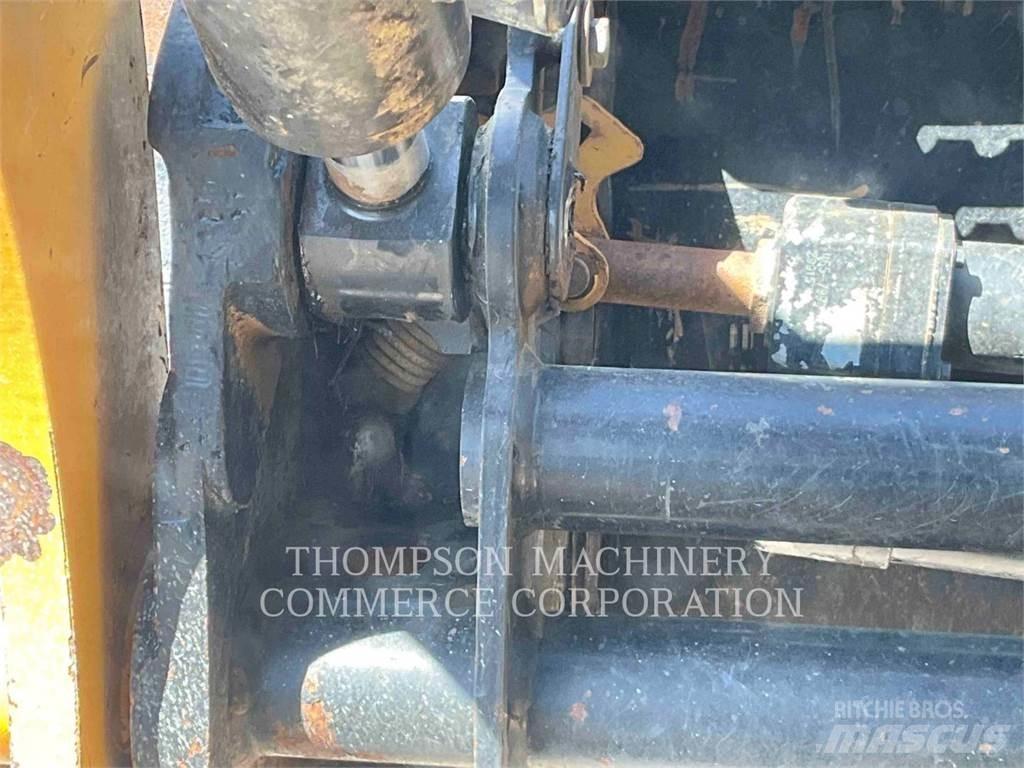 CAT 259D Верижен товарач