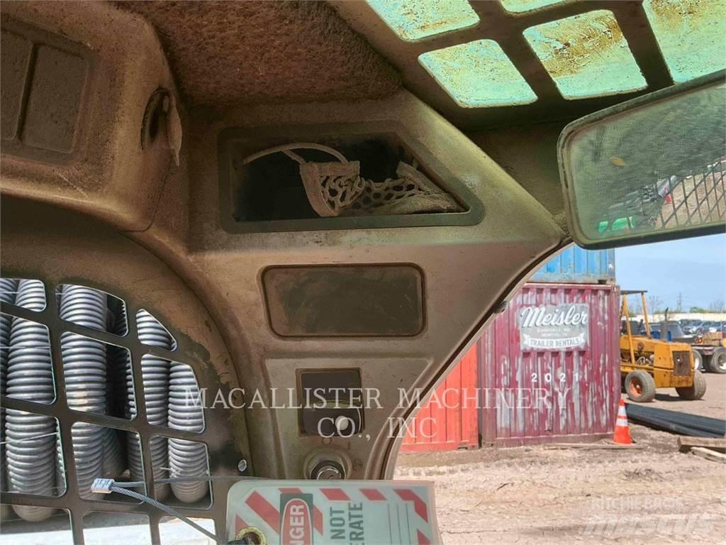 CAT 259D Верижен товарач