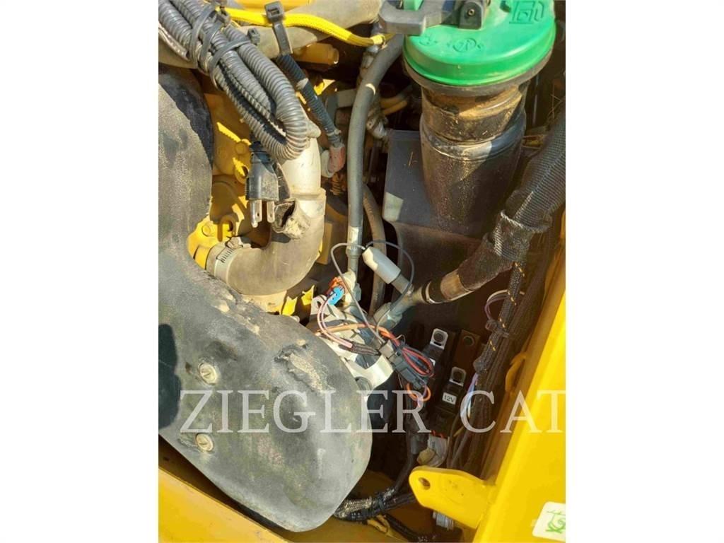 CAT 259D Верижен товарач